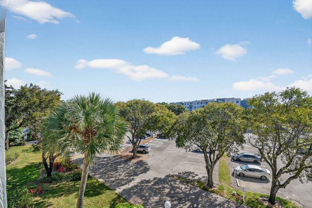 470 Executive Center Drive 4j, West Palm Beach, FL 33401