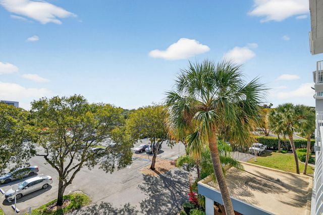 470 Executive Center Drive 4j, West Palm Beach, FL 33401