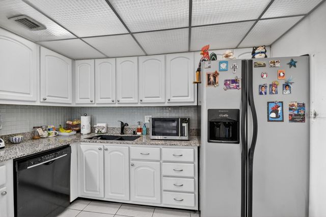 470 Executive Center Drive 4j, West Palm Beach, FL 33401