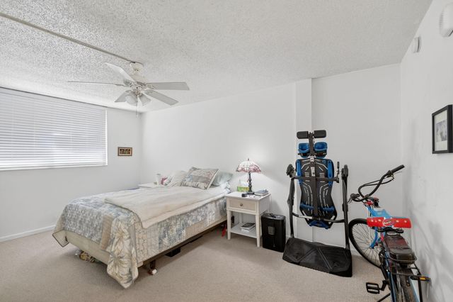 470 Executive Center Drive 4j, West Palm Beach, FL 33401