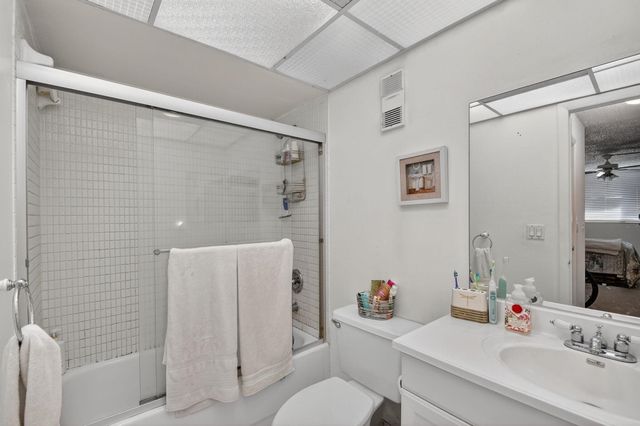 470 Executive Center Drive 4j, West Palm Beach, FL 33401