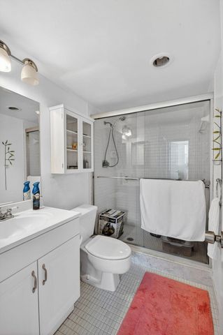 470 Executive Center Drive 4j, West Palm Beach, FL 33401