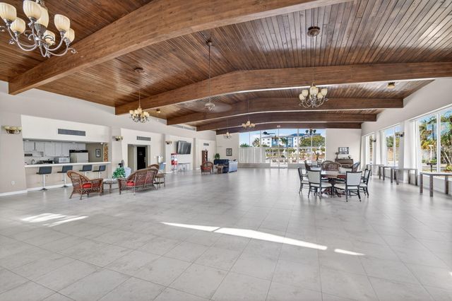 470 Executive Center Drive 4j, West Palm Beach, FL 33401