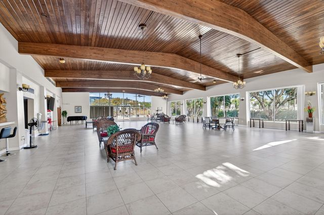 470 Executive Center Drive 4j, West Palm Beach, FL 33401