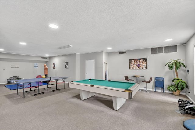 470 Executive Center Drive 4j, West Palm Beach, FL 33401