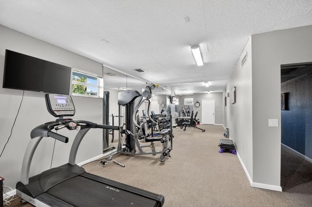 470 Executive Center Drive 4j, West Palm Beach, FL 33401