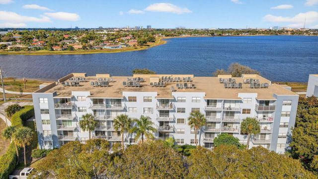 470 Executive Center Drive 4j, West Palm Beach, FL 33401