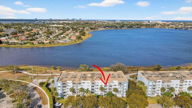 470 Executive Center Drive 4j, West Palm Beach, FL 33401