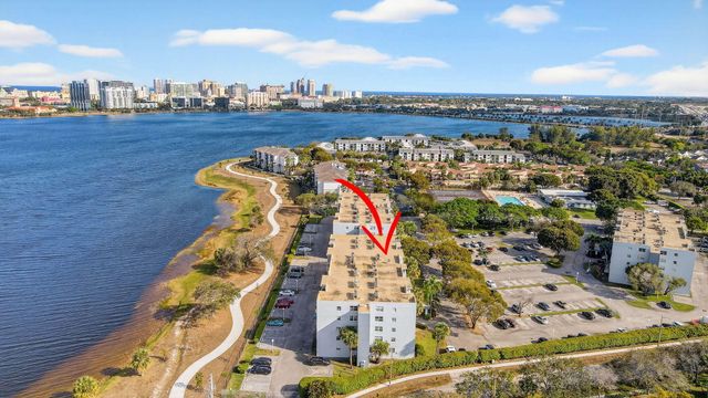 470 Executive Center Drive 4j, West Palm Beach, FL 33401