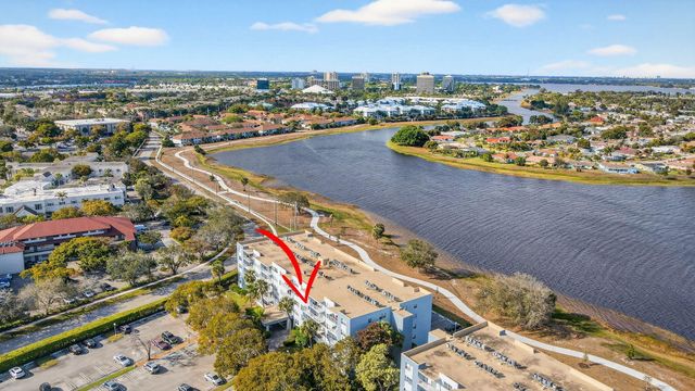 470 Executive Center Drive 4j, West Palm Beach, FL 33401