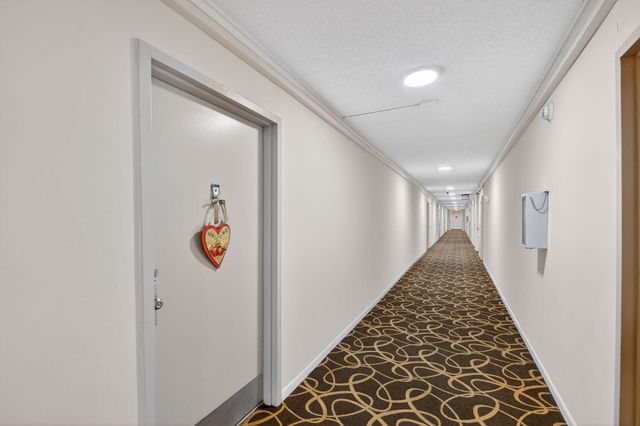 470 Executive Center Drive 4j, West Palm Beach, FL 33401