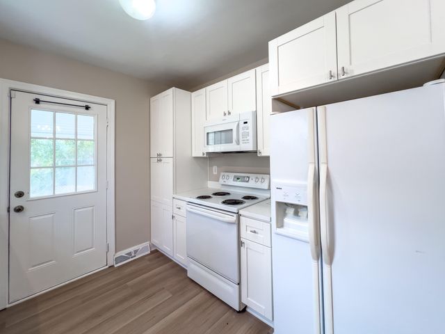 1221 Eastwood Avenue, Hanahan, SC 29410