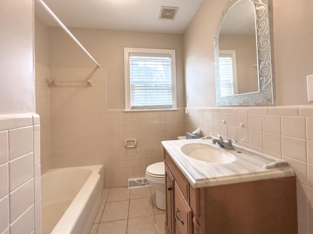 1221 Eastwood Avenue, Hanahan, SC 29410
