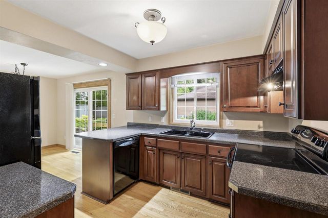 2900 E LOURDES DRIVE, Appleton, WI 54915