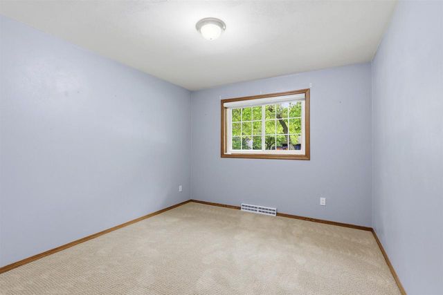 2900 E LOURDES DRIVE, Appleton, WI 54915