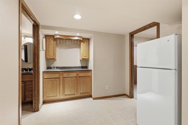 2900 E LOURDES DRIVE, Appleton, WI 54915