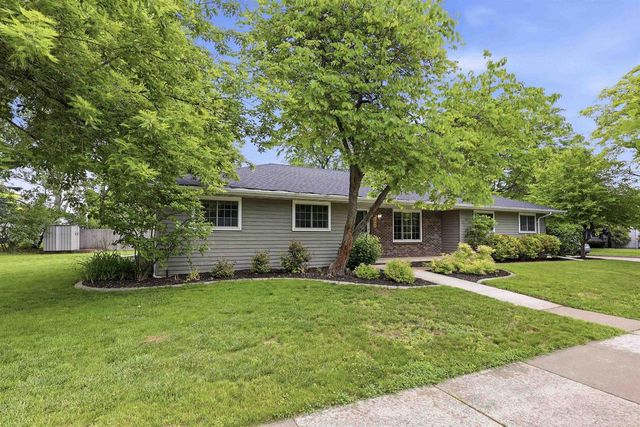 2900 E LOURDES DRIVE, Appleton, WI 54915