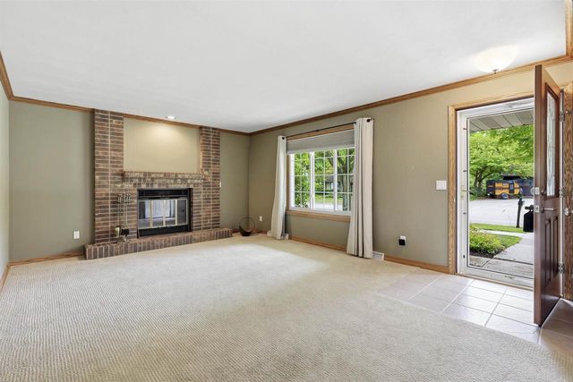 2900 E LOURDES DRIVE, Appleton, WI 54915