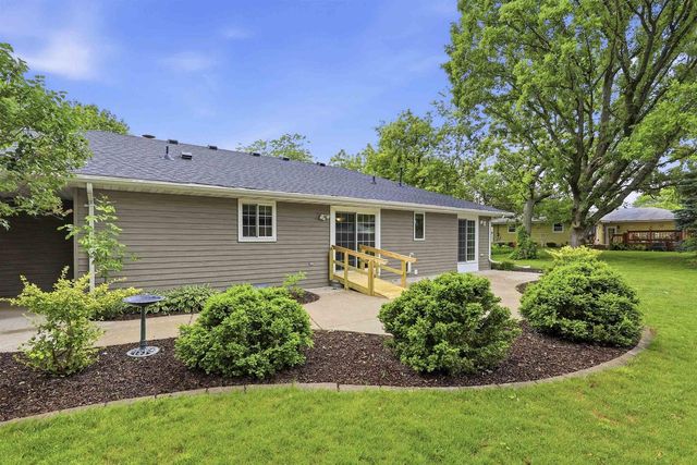 2900 E LOURDES DRIVE, Appleton, WI 54915