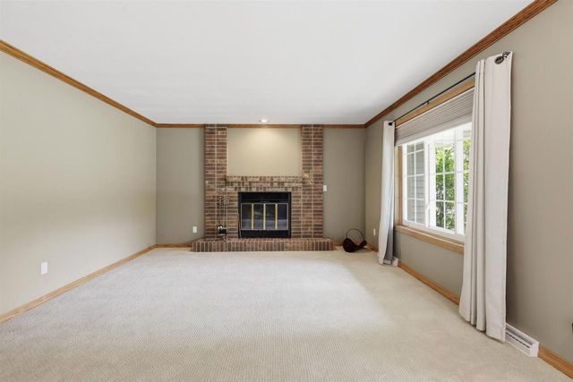 2900 E LOURDES DRIVE, Appleton, WI 54915