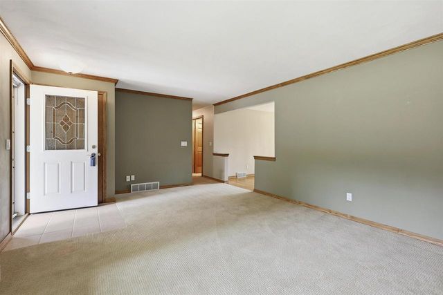 2900 E LOURDES DRIVE, Appleton, WI 54915