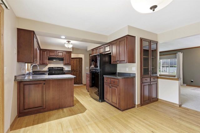 2900 E LOURDES DRIVE, Appleton, WI 54915
