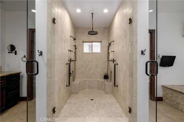 22986 Gray Fox Drive, Canyon Lake, CA 92587
