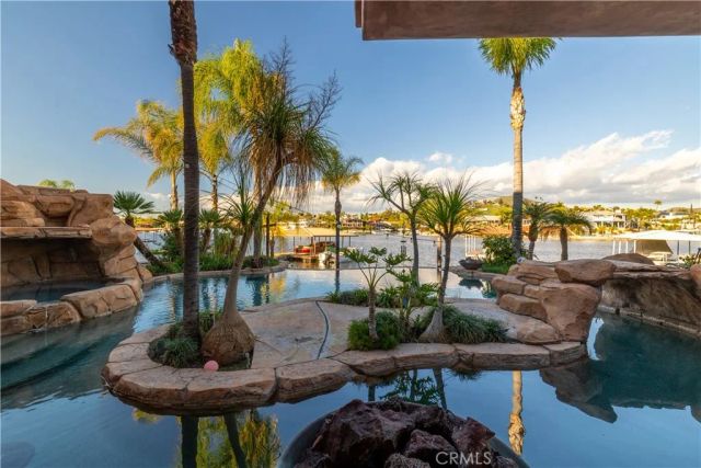 22986 Gray Fox Drive, Canyon Lake, CA 92587