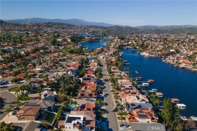 22986 Gray Fox Drive, Canyon Lake, CA 92587