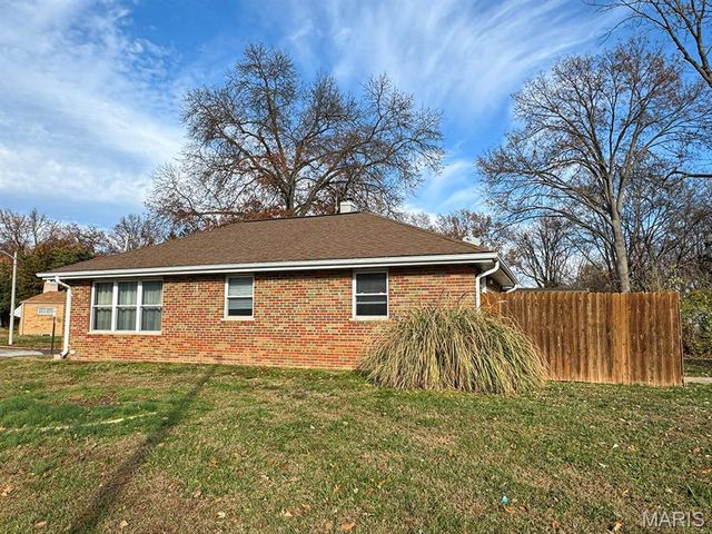 7740 Arlington Avenue, Shrewsbury, MO 63119
