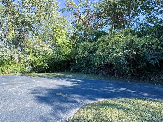 7740 Arlington Avenue, Shrewsbury, MO 63119