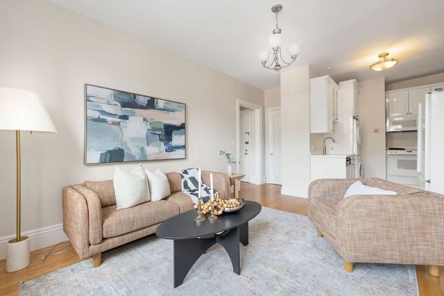 119 Marlborough St. 10, Boston, MA 02116