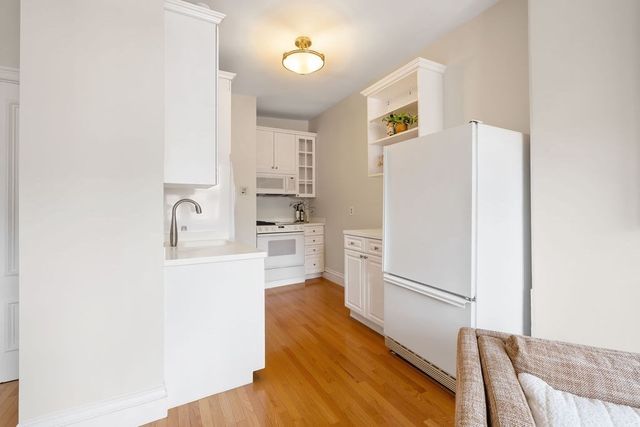 119 Marlborough St. 10, Boston, MA 02116