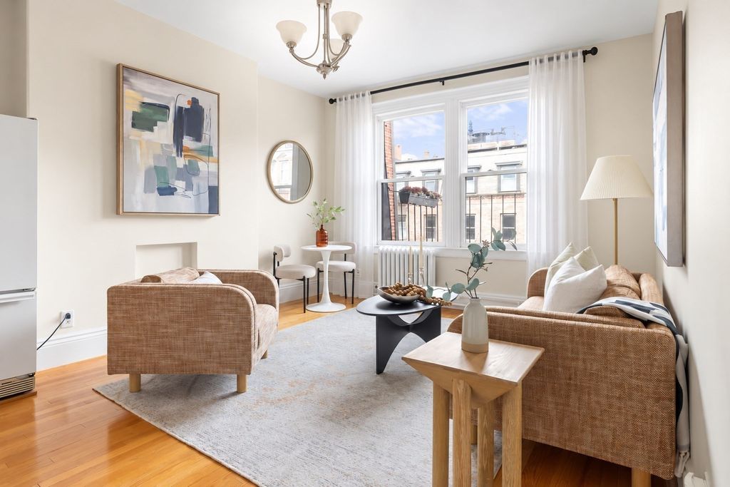 119 Marlborough St. 10, Boston, MA 02116