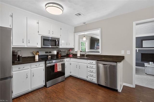 475 Duchess CT, Hampton, VA 23669