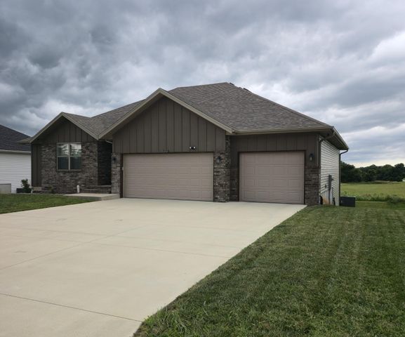 517 N Stella Court, Willard, MO 65781