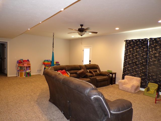 517 N Stella Court, Willard, MO 65781