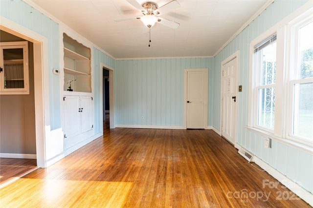 936 39th Street SW, Hickory, NC 28602