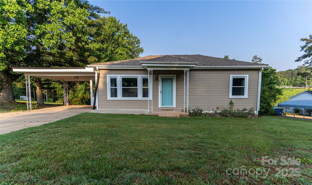 936 39th Street SW, Hickory, NC 28602