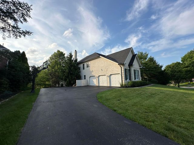 8347 Amberleigh Way, Dublin, OH 43017