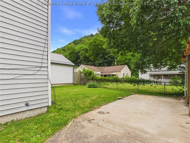 609 Granada Way, Charleston, WV 25304