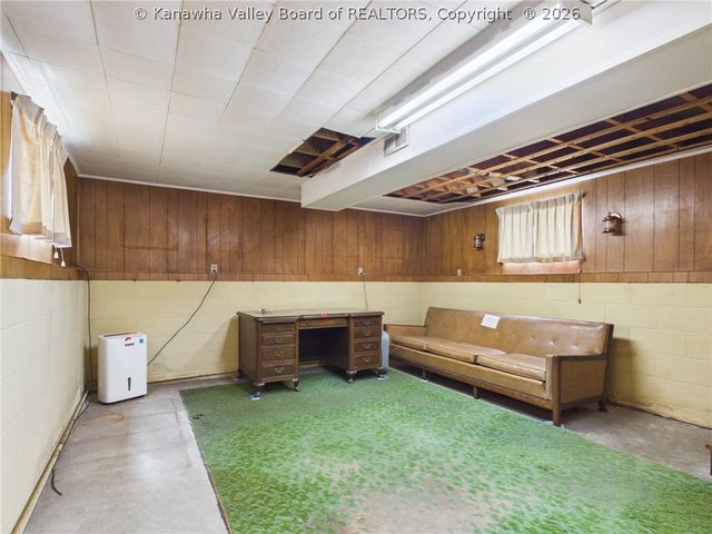 609 Granada Way, Charleston, WV 25304