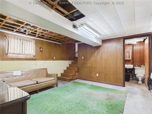 609 Granada Way, Charleston, WV 25304