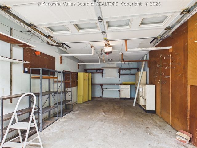 609 Granada Way, Charleston, WV 25304