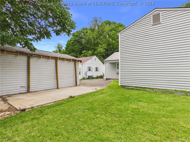 609 Granada Way, Charleston, WV 25304