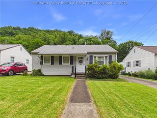 609 Granada Way, Charleston, WV 25304