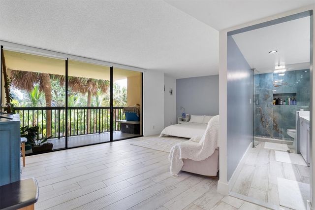20341 W Country Club Dr TH-11, Aventura, FL 33180