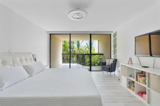 20341 W Country Club Dr TH-11, Aventura, FL 33180