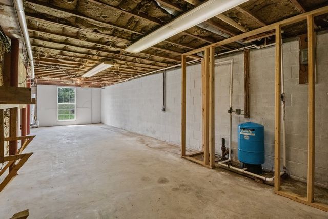 1720 Duke Loop, Dickson, TN 37055