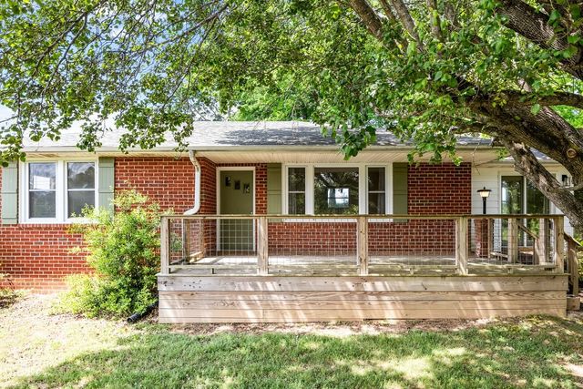 1720 Duke Loop, Dickson, TN 37055